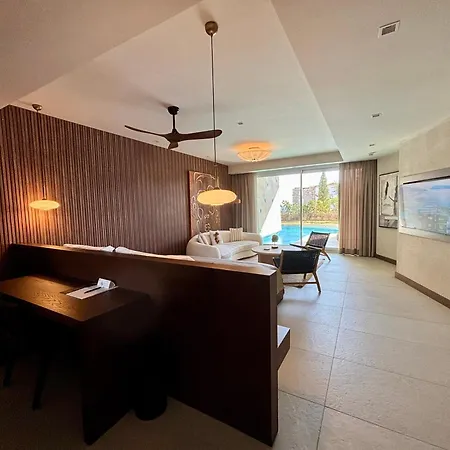 Mavilu Luxury ホテル *