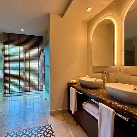 Mavilu Luxury Hotel