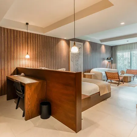 ホテル Mavilu Luxury