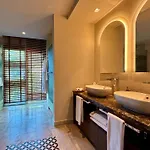 Mavilu Luxury ホテル